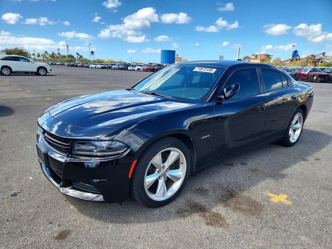 Vue de 2016 DODGE CHARGER R/T, angle 1