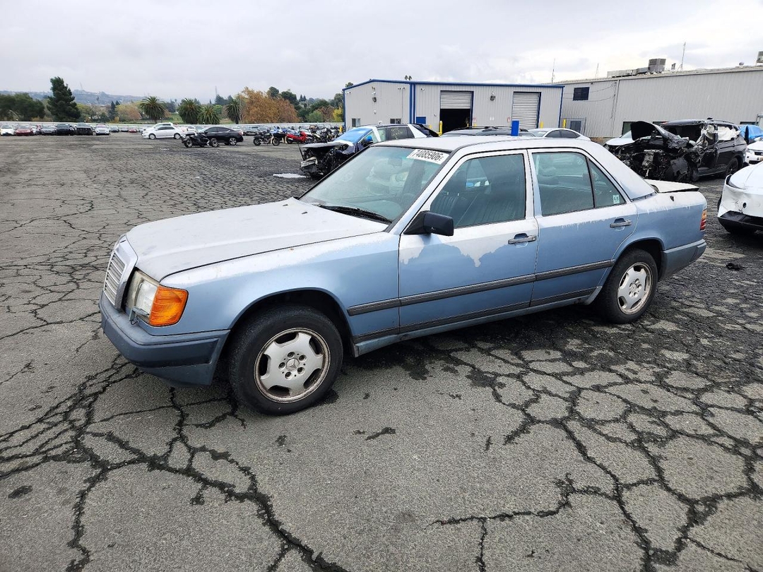 منظر 1987 MERCEDES-BENZ 300 DT، زاوية 1