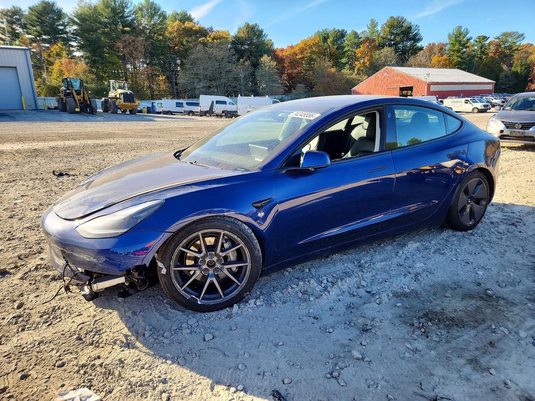 Vue de 2021 TESLA MODEL 3, angle 1