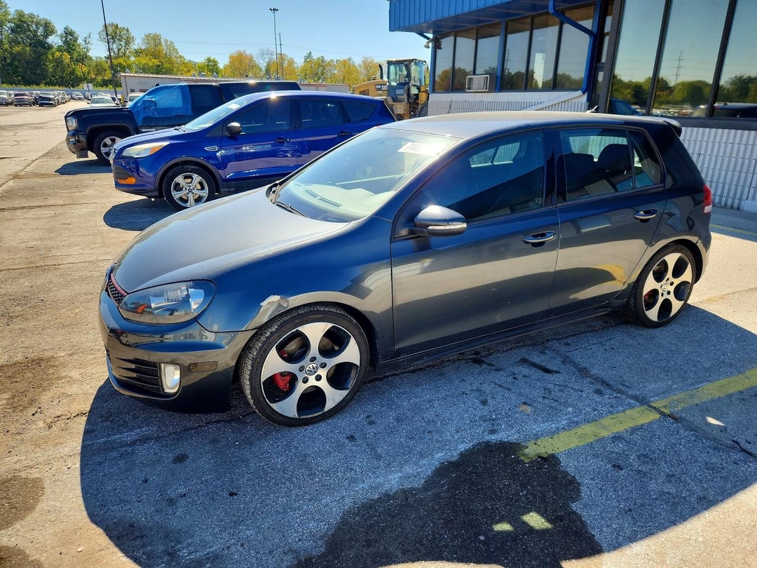 Vista de 2013 VOLKSWAGEN GTI, ángulo 1