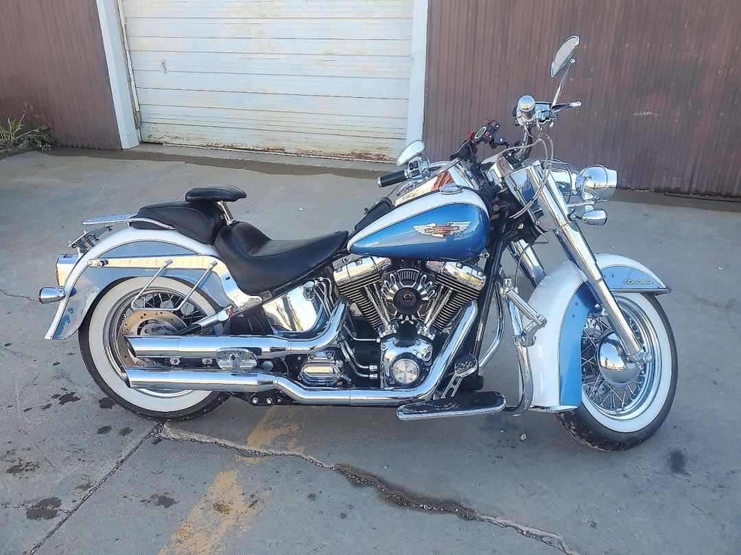 Вид 2005 HARLEY-DAVIDSON FLSTNI, угол 1