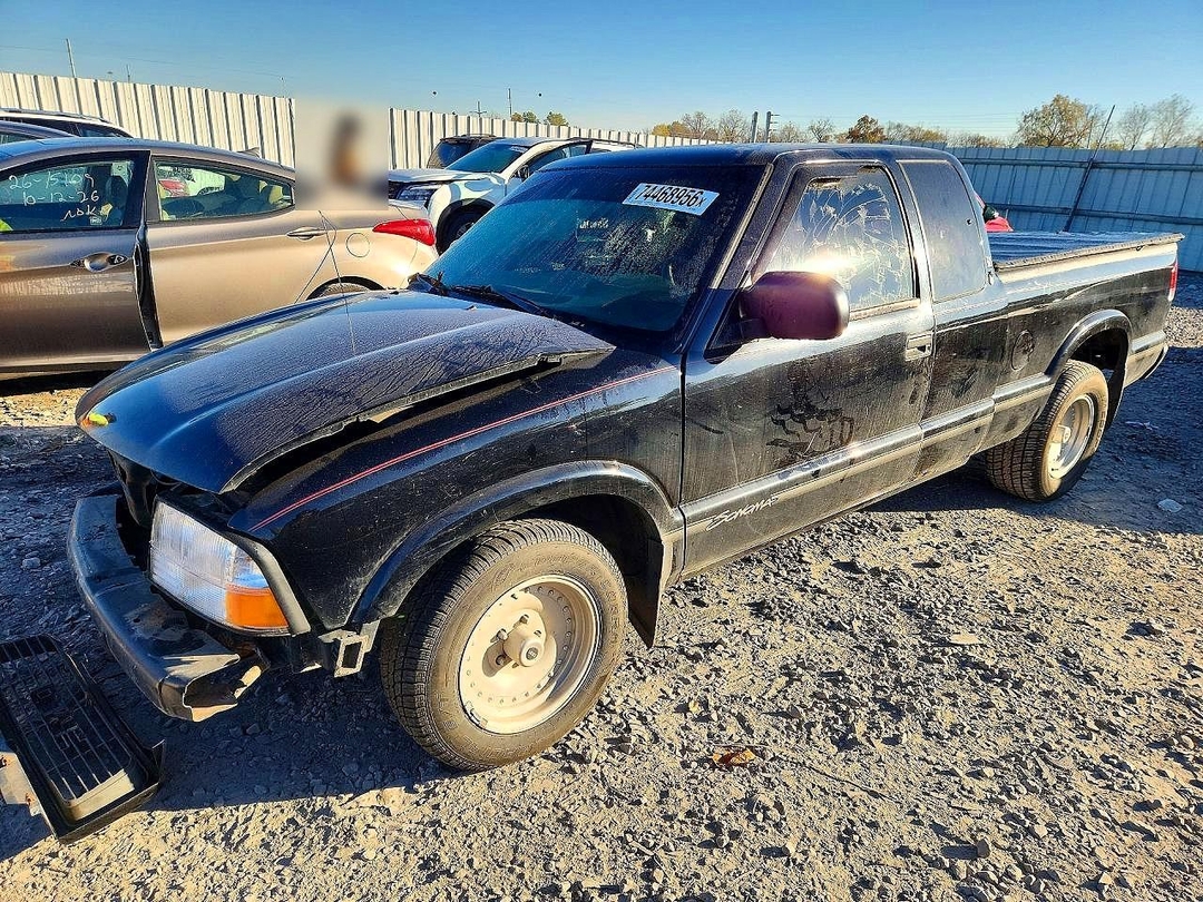 Вид 1999 GMC SONOMA, угол 1