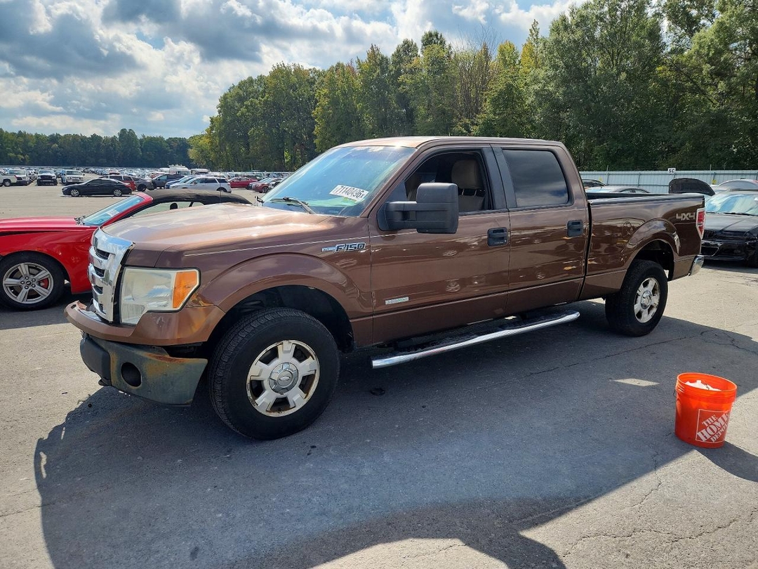 Vista de 2011 FORD F150 SUPERCREW, ángulo 1