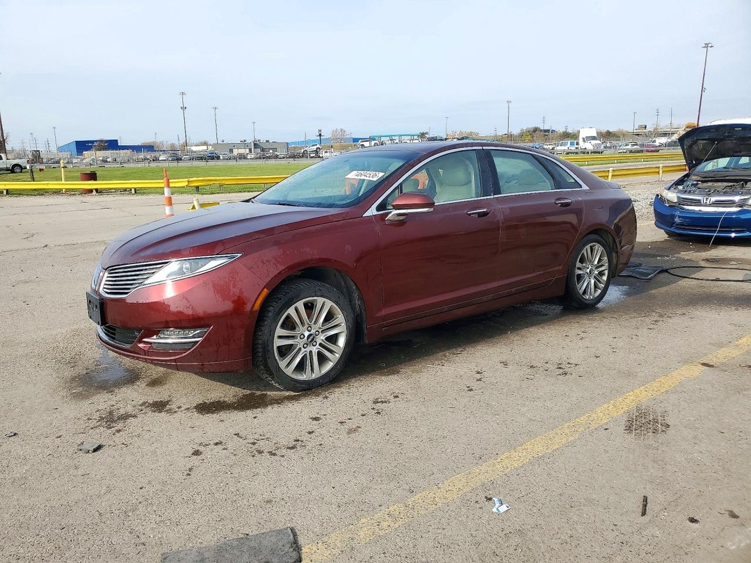 Vue de 2015 LINCOLN MKZ, angle 1