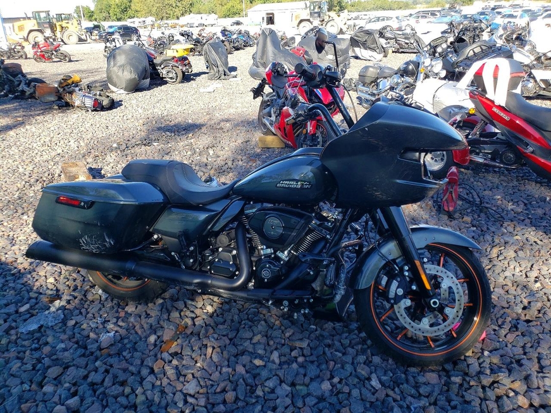 منظر 2025 HARLEY-DAVIDSON FLTRX، زاوية 1