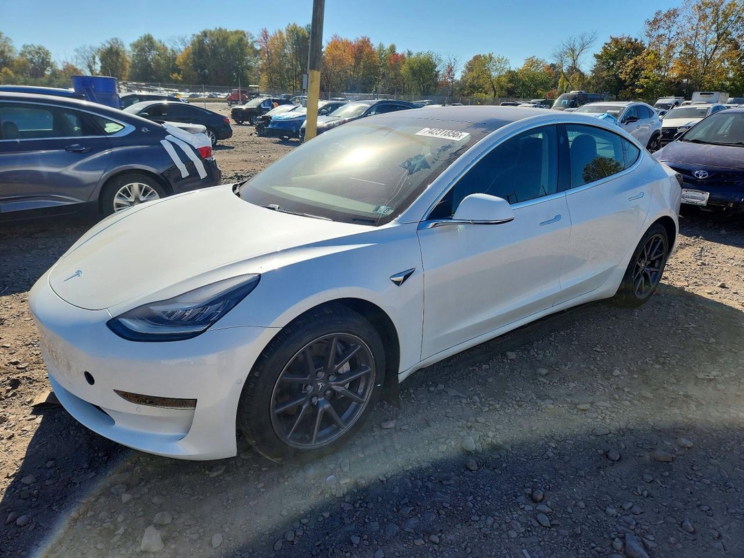 Vista de 2020 TESLA MODEL 3, ángulo 1