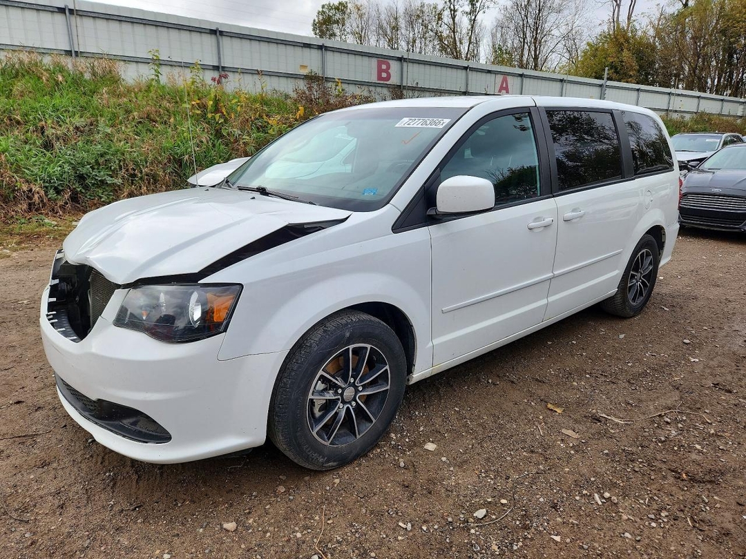 Вид 2017 DODGE GRAND CARAVAN SE, угол 1