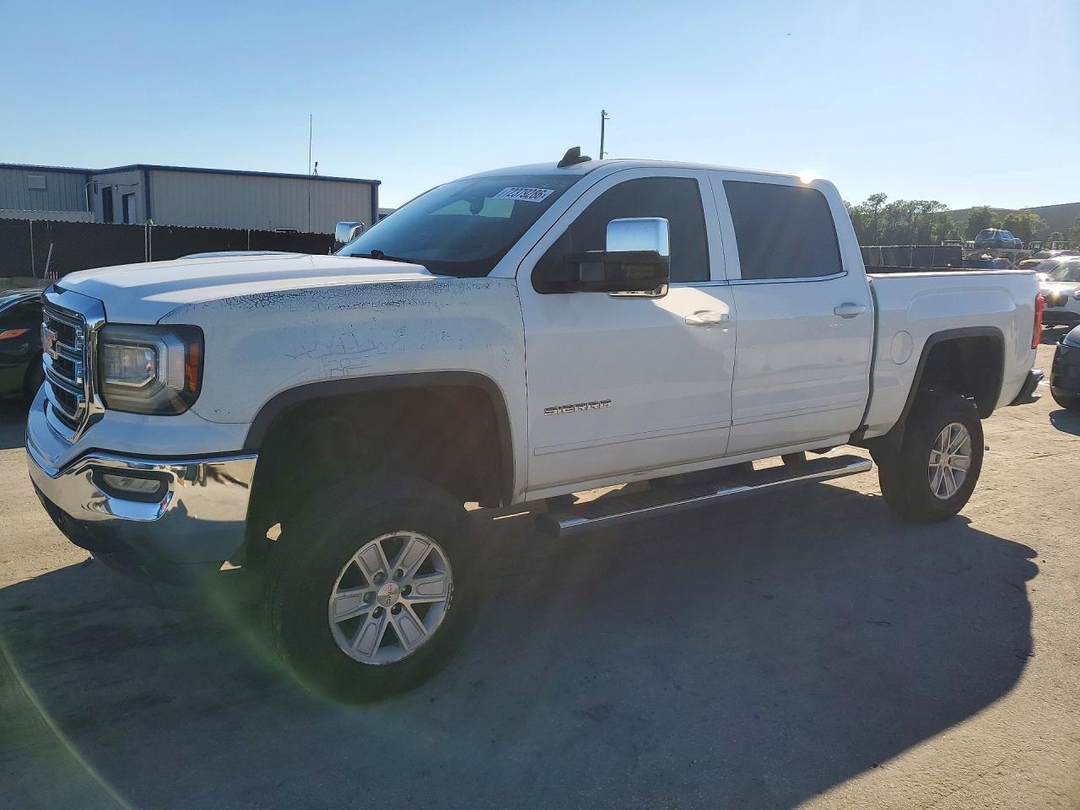 منظر 2018 GMC SIERRA K1500 SLE، زاوية 1
