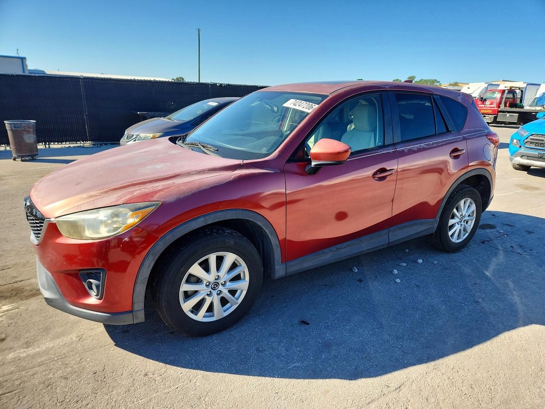 Vue de 2013 MAZDA CX-5 TOURING, angle 1