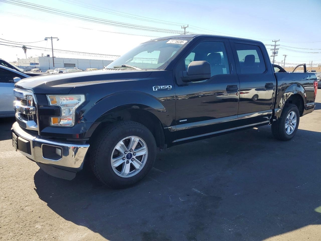 Vue de 2016 FORD F150 SUPERCREW, angle 1