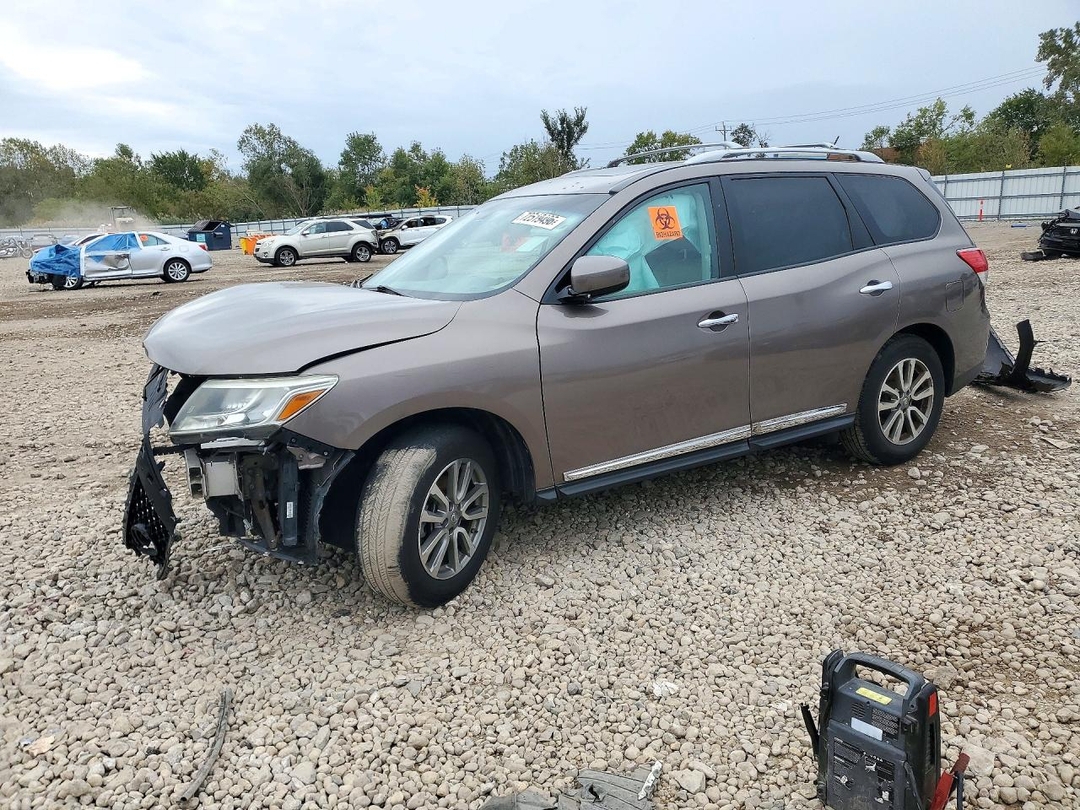 Вид 2014 NISSAN PATHFINDER S, угол 1