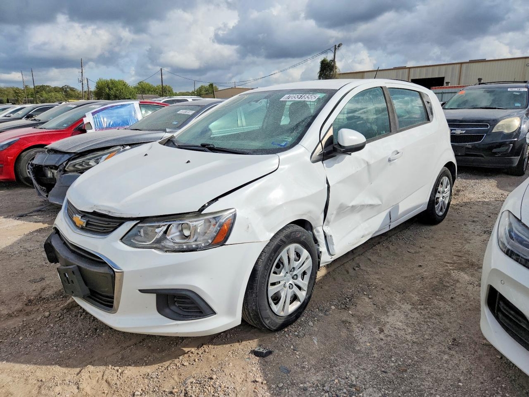Vedere 2019 CHEVROLET SONIC, unghi 1