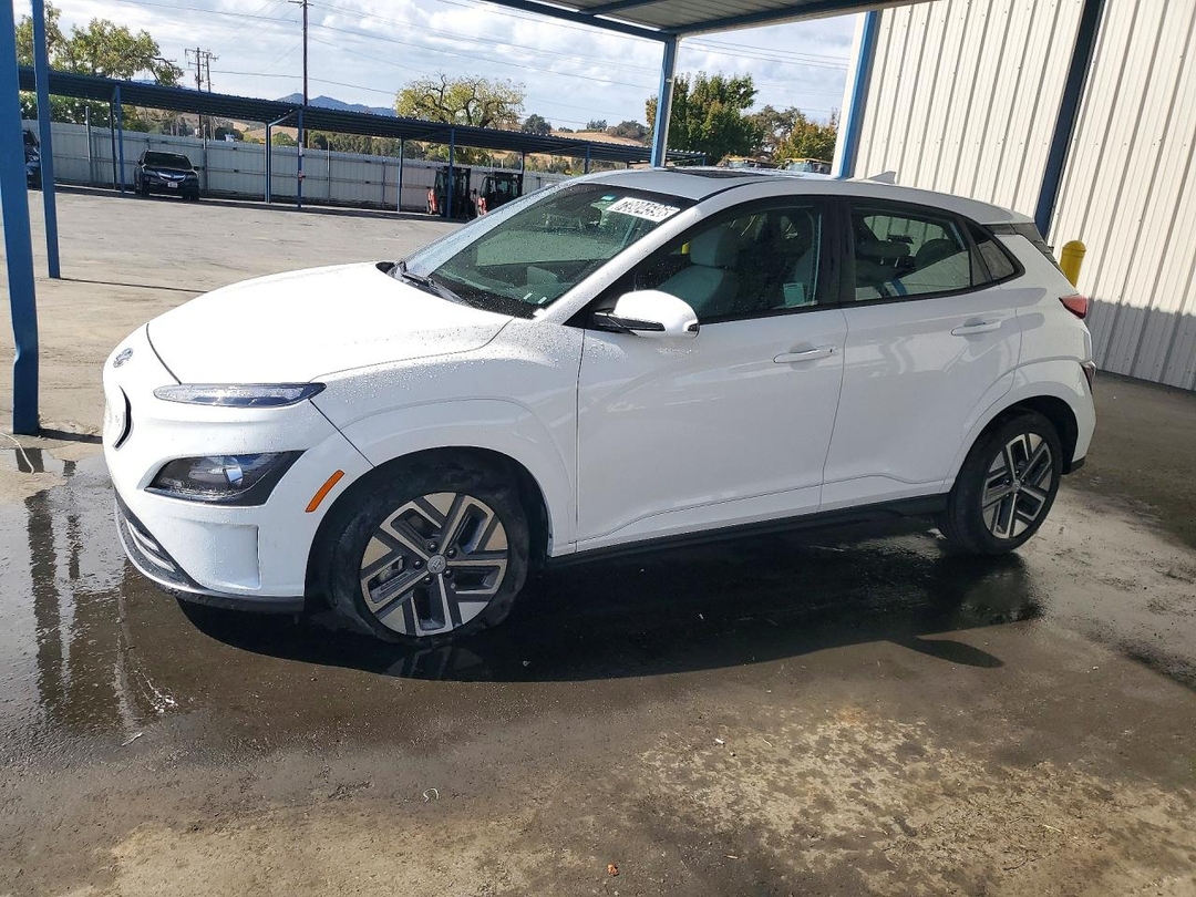 Vue de 2023 HYUNDAI KONA SEL, angle 1