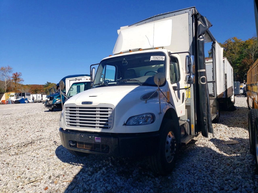 منظر 2022 FREIGHTLINER M2 106 MED، زاوية 1