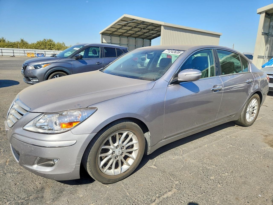 Vue de 2010 HYUNDAI GENESIS 3.8L, angle 1
