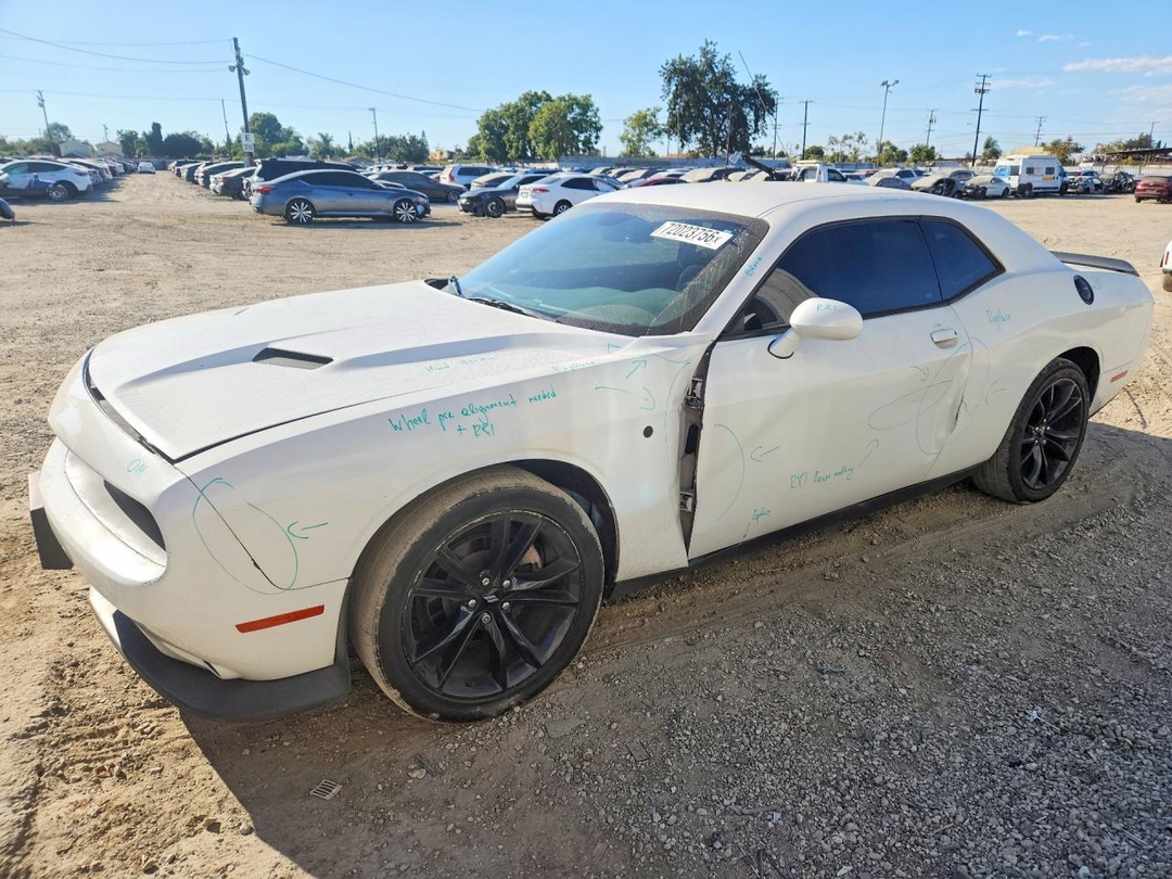 Vue de 2018 DODGE CHALLENGER SXT, angle 1