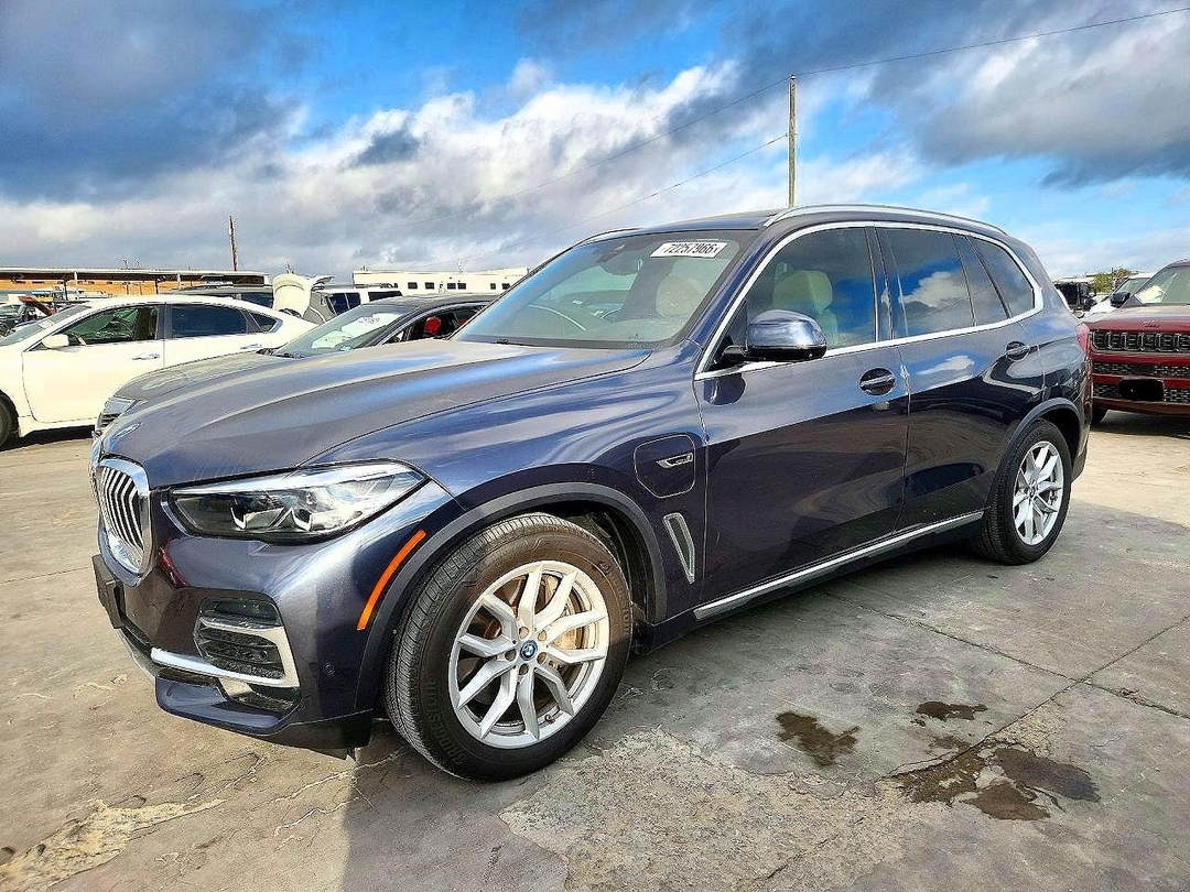 Vista de 2022 BMW X5 XDRIVE45E, ángulo 1