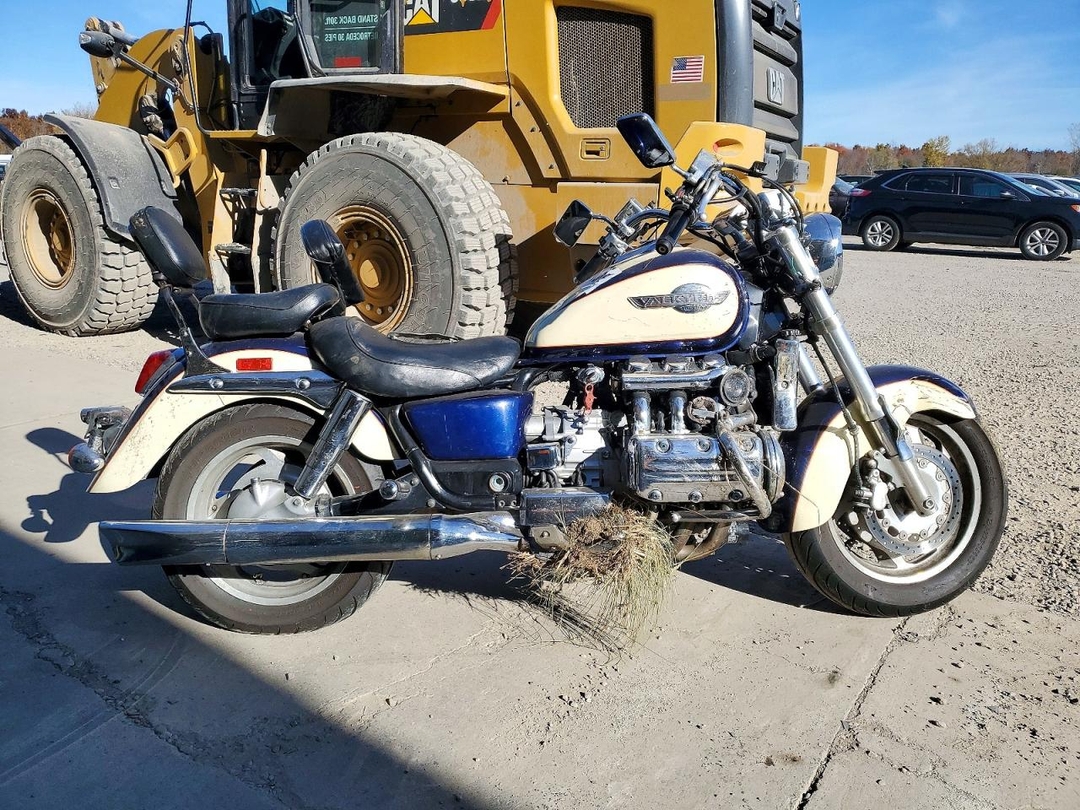 Vista de 1998 HONDA GL1500 C/2, ángulo 1