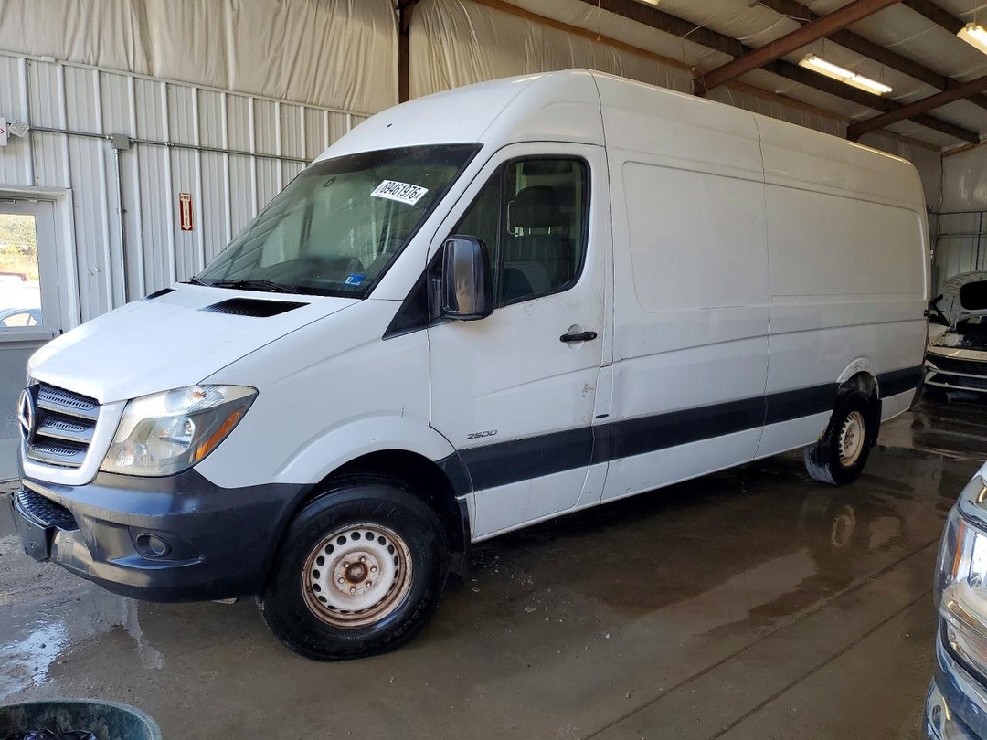 Vista de 2016 MERCEDES-BENZ SPRINTER 2500 DELIVERY VAN, ángulo 1