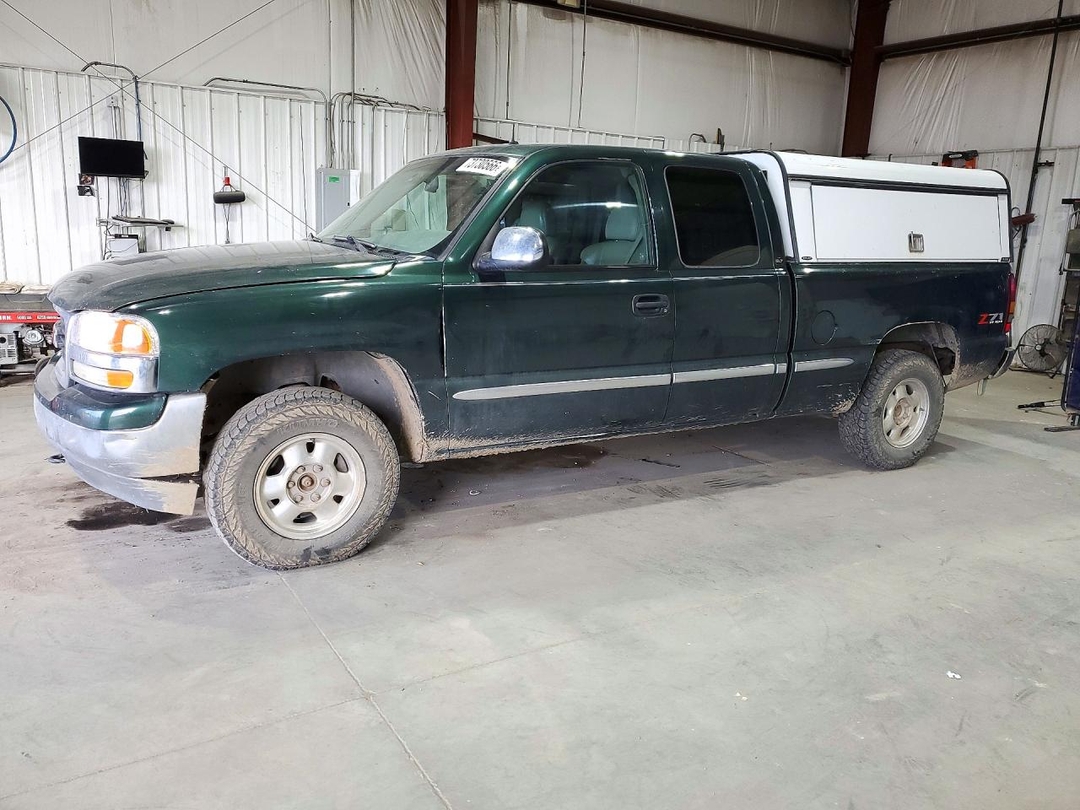 Vue de 2001 GMC NEW SIERRA K1500, angle 1