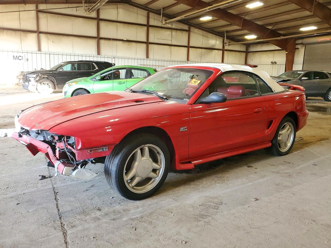 Vue de 1995 FORD MUSTANG GT, angle 1