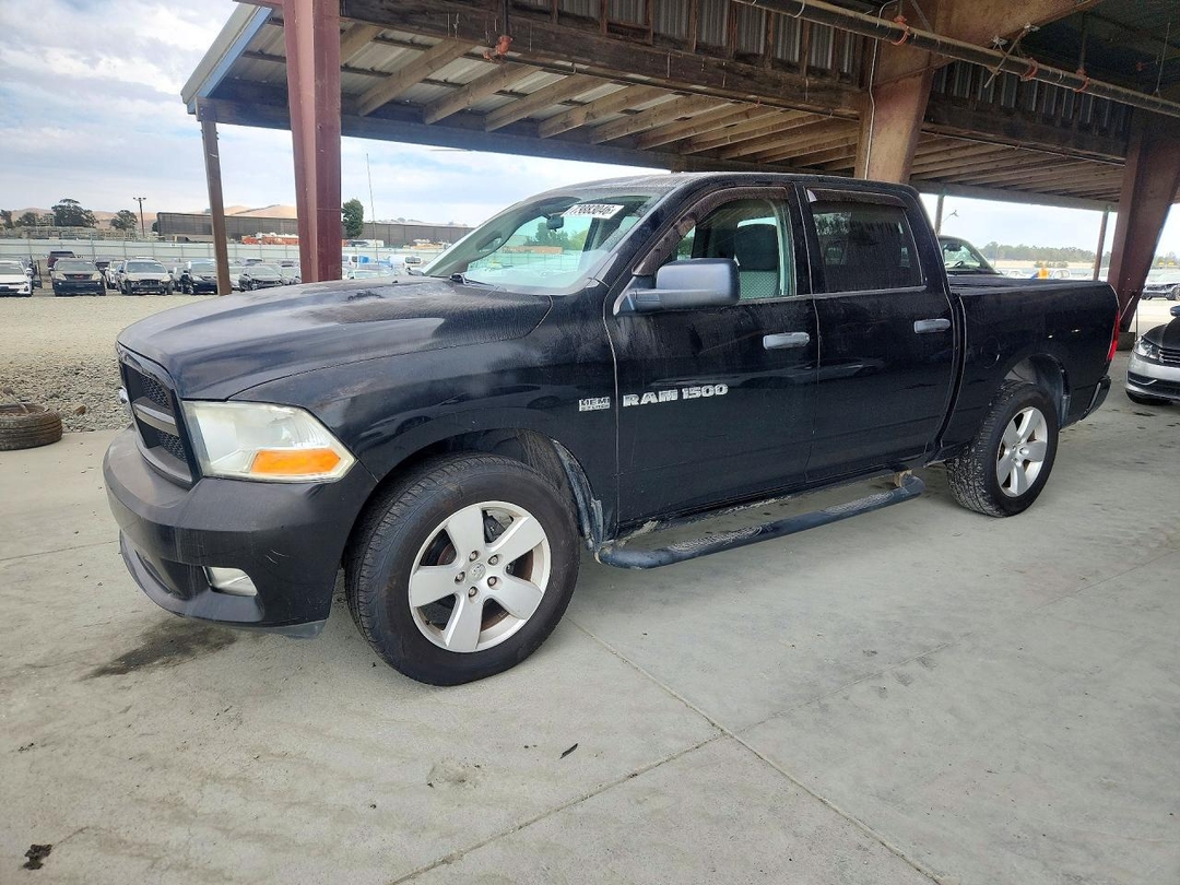 منظر 2012 DODGE RAM 1500 ST، زاوية 1