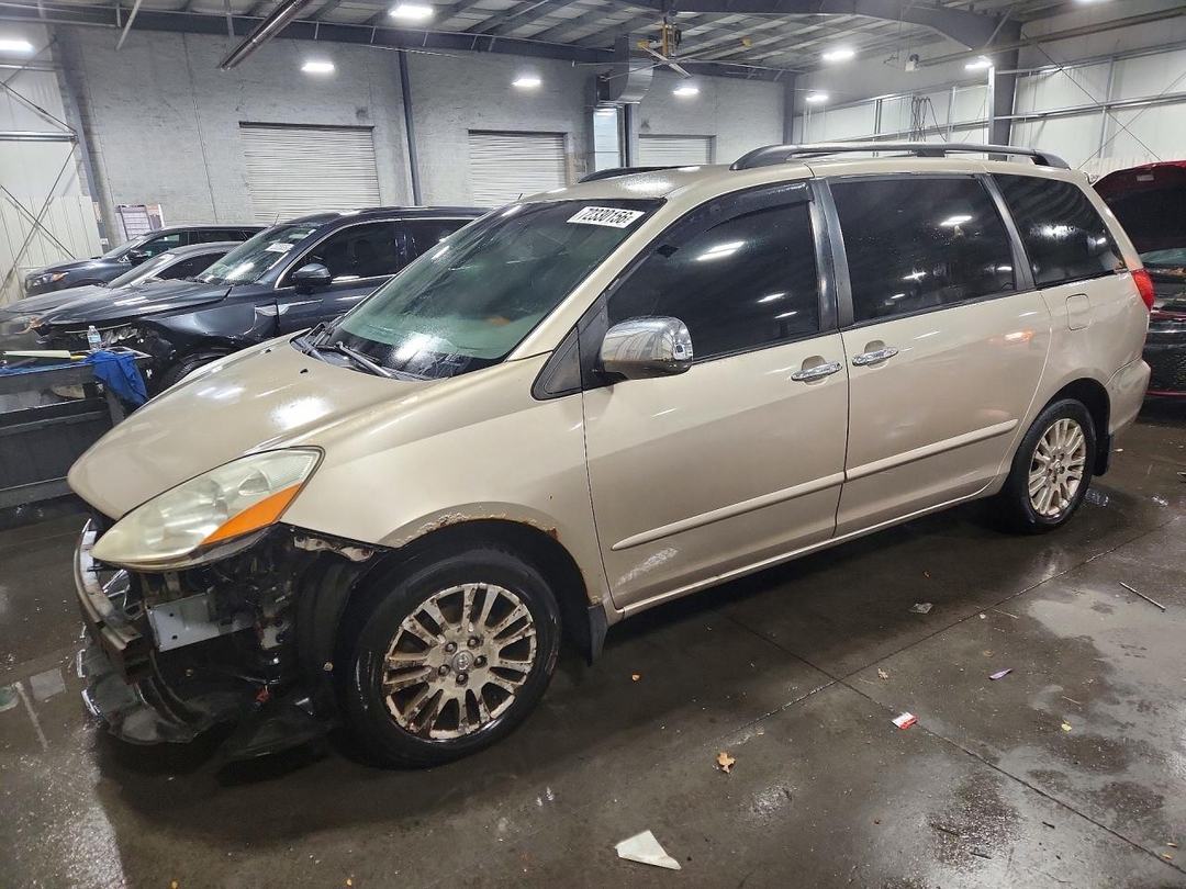 Вид 2008 TOYOTA SIENNA XLE, угол 1