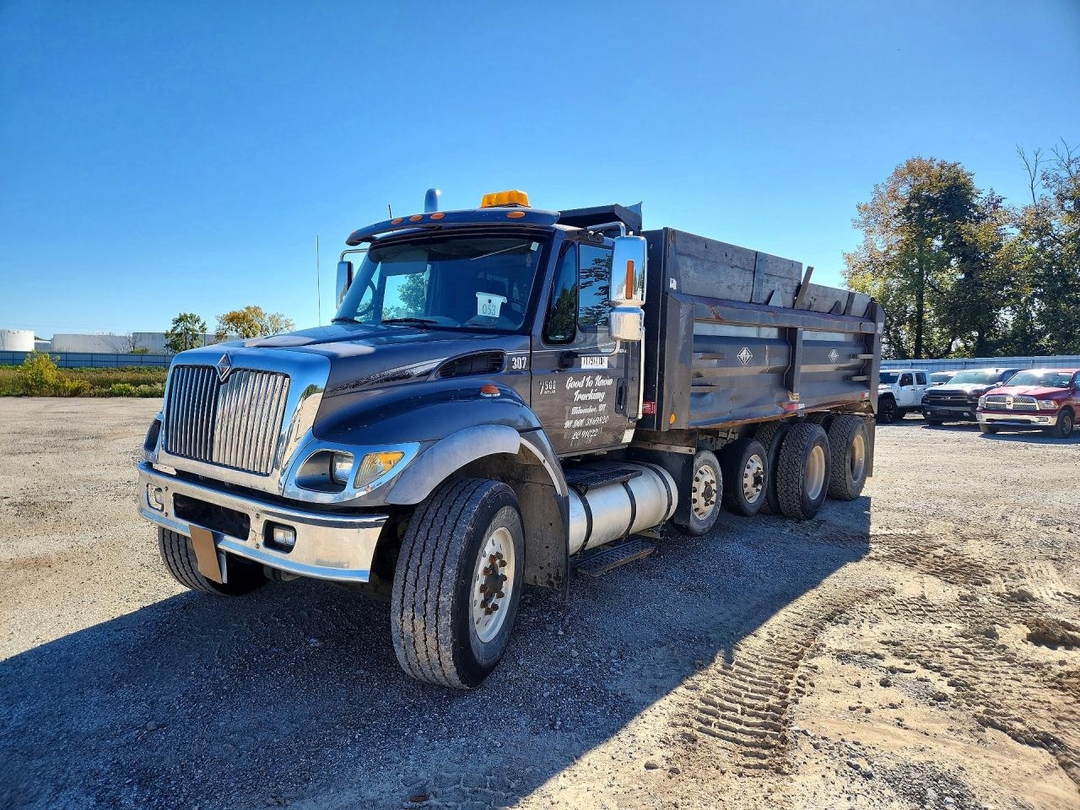 Vue de 2007 INTERNATIONAL 7000 7500, angle 1
