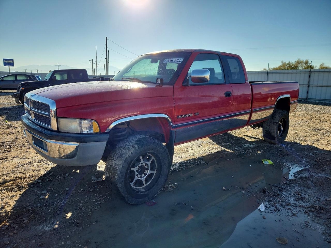 منظر 1997 DODGE RAM 2500، زاوية 1