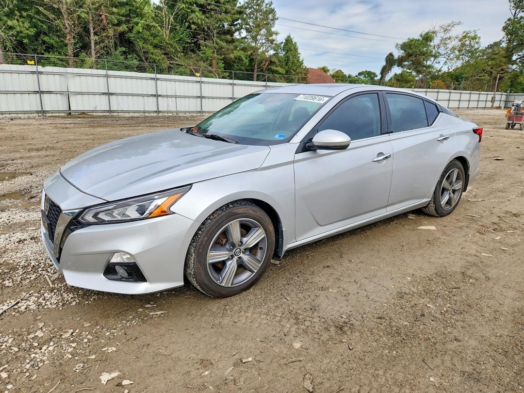 Vue de 2019 NISSAN ALTIMA SL, angle 1