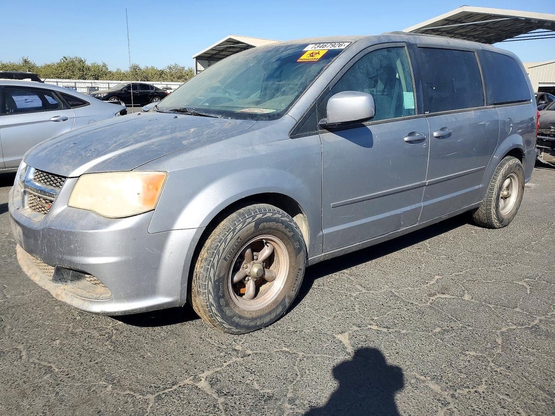 منظر 2013 DODGE GRAND CARAVAN SXT، زاوية 1