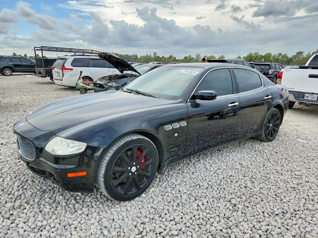منظر 2006 MASERATI QUATTROPORTE M139، زاوية 1