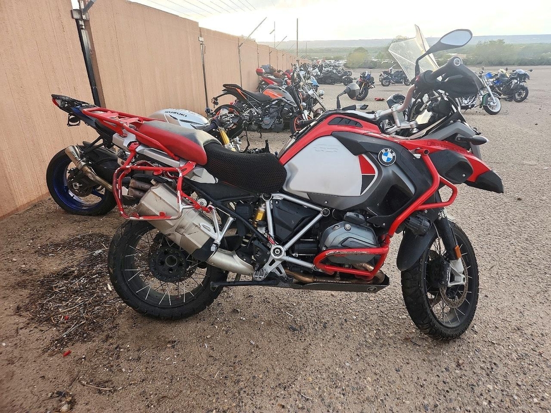Vista de 2018 BMW R1200 GS ADVENTURE, ángulo 1
