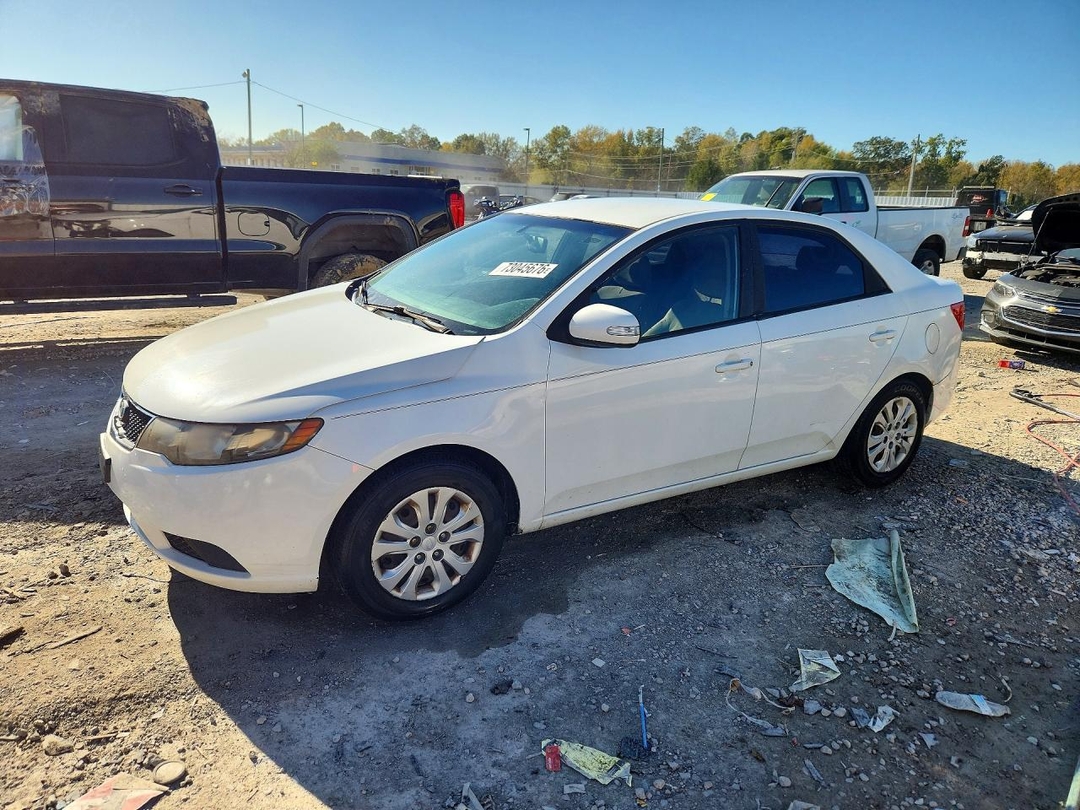 منظر 2010 KIA FORTE EX، زاوية 1