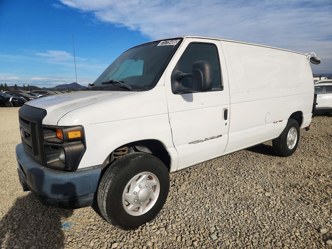Vista de 2011 FORD E250 DELIVERY VAN, ángulo 1