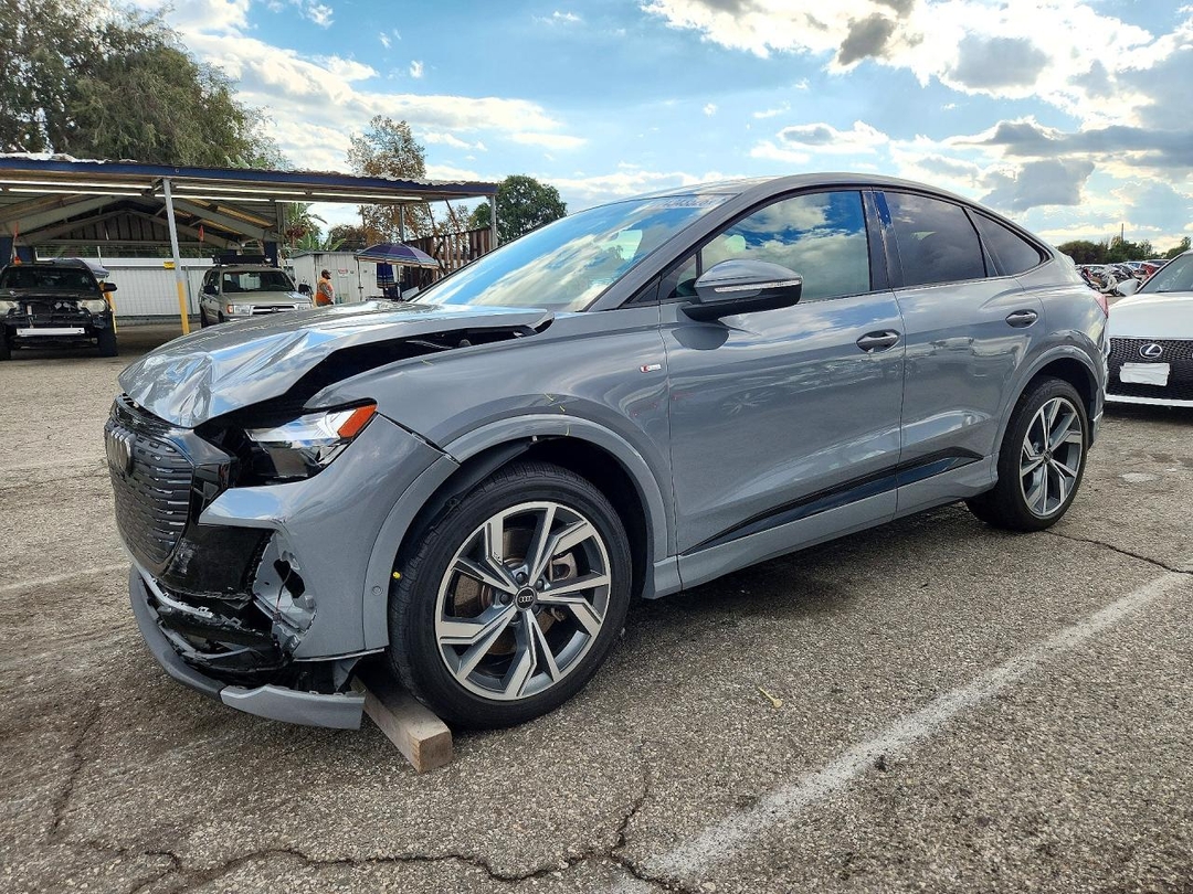 Вид 2024 AUDI Q4 E-TRON SPORTBACK PREMIUM PLUS, угол 1