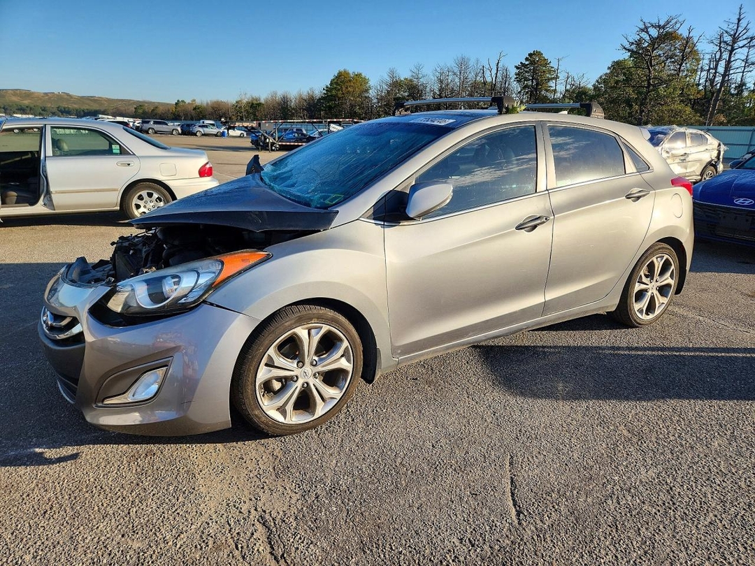 Вид 2014 HYUNDAI ELANTRA GT BASE, угол 1