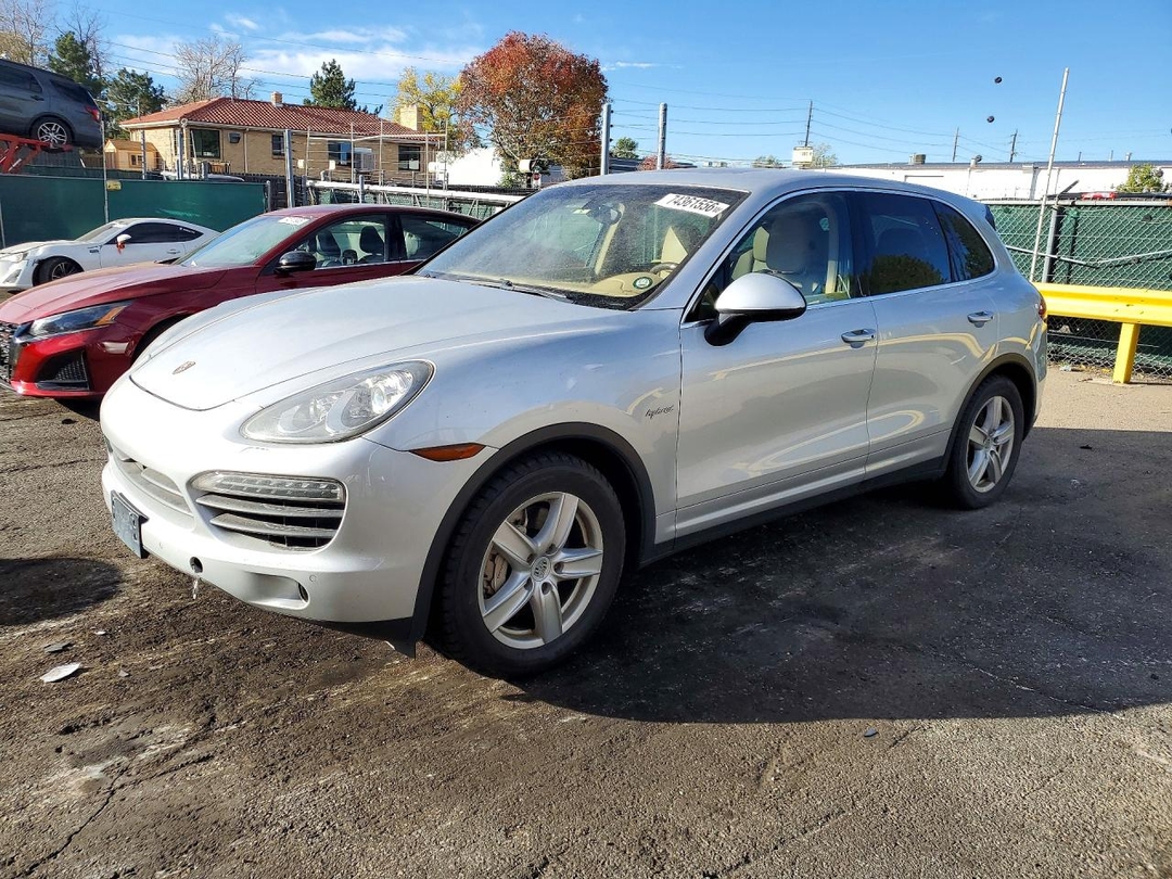 Vista de 2011 PORSCHE CAYENNE S HYBRID, ángulo 1