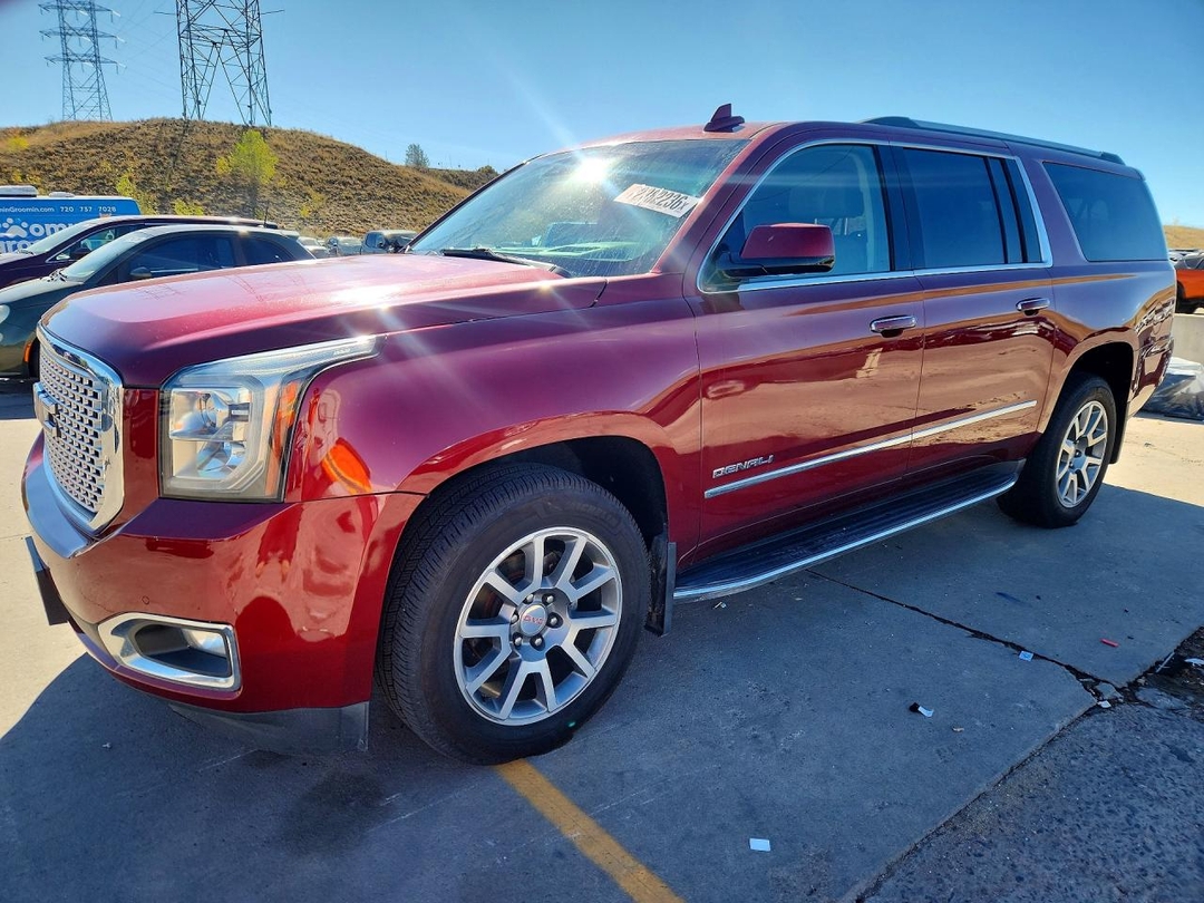 Vue de 2017 GMC YUKON XL DENALI, angle 1