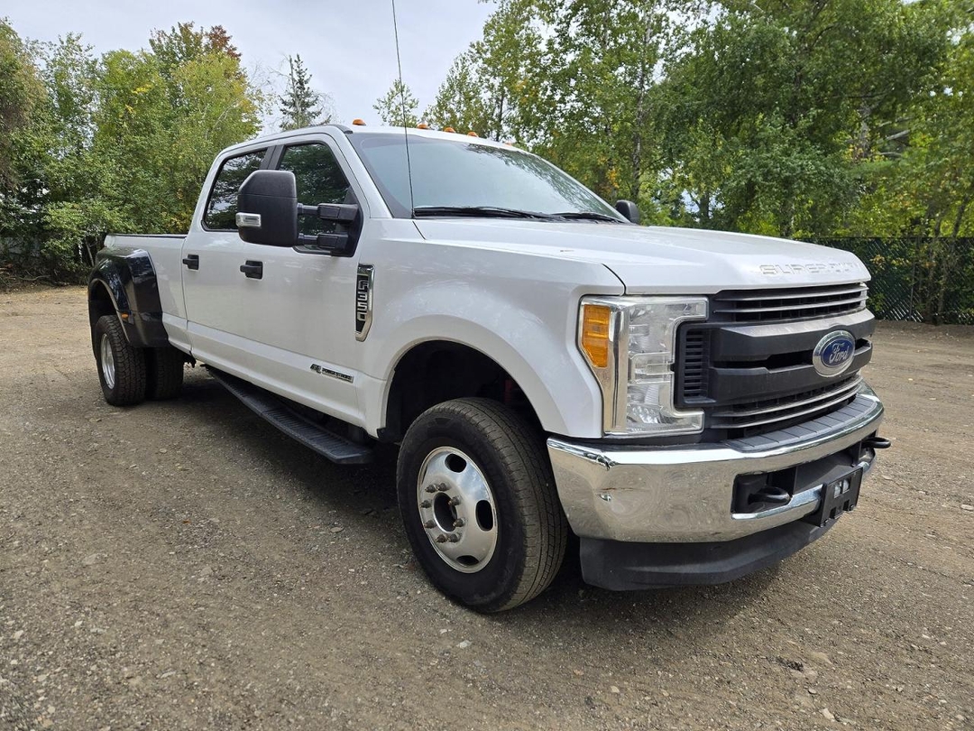 Вид 2017 FORD F350 SUPER DUTY, угол 1
