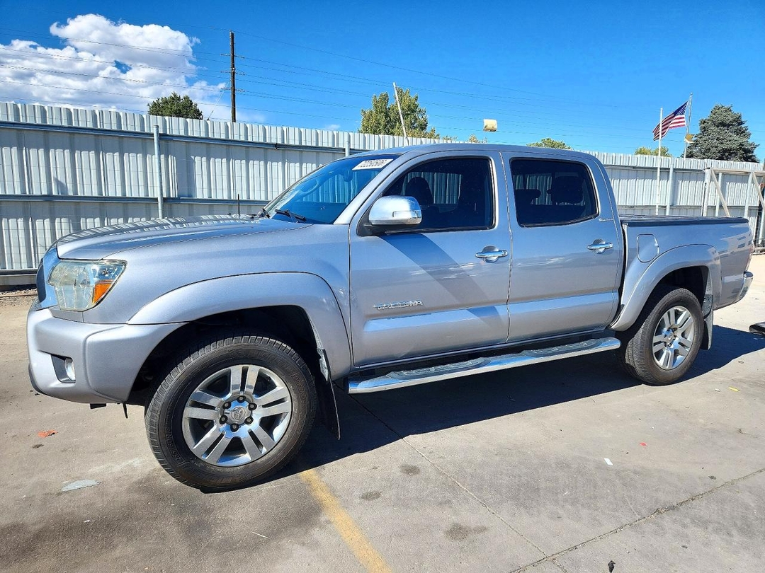 Vedere 2014 TOYOTA TACOMA V6, unghi 1