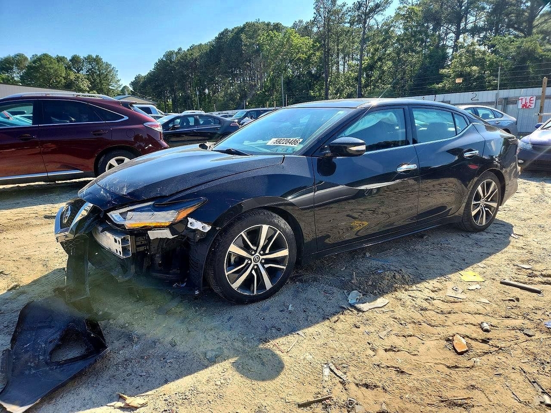 Vue de 2020 NISSAN MAXIMA SV, angle 1