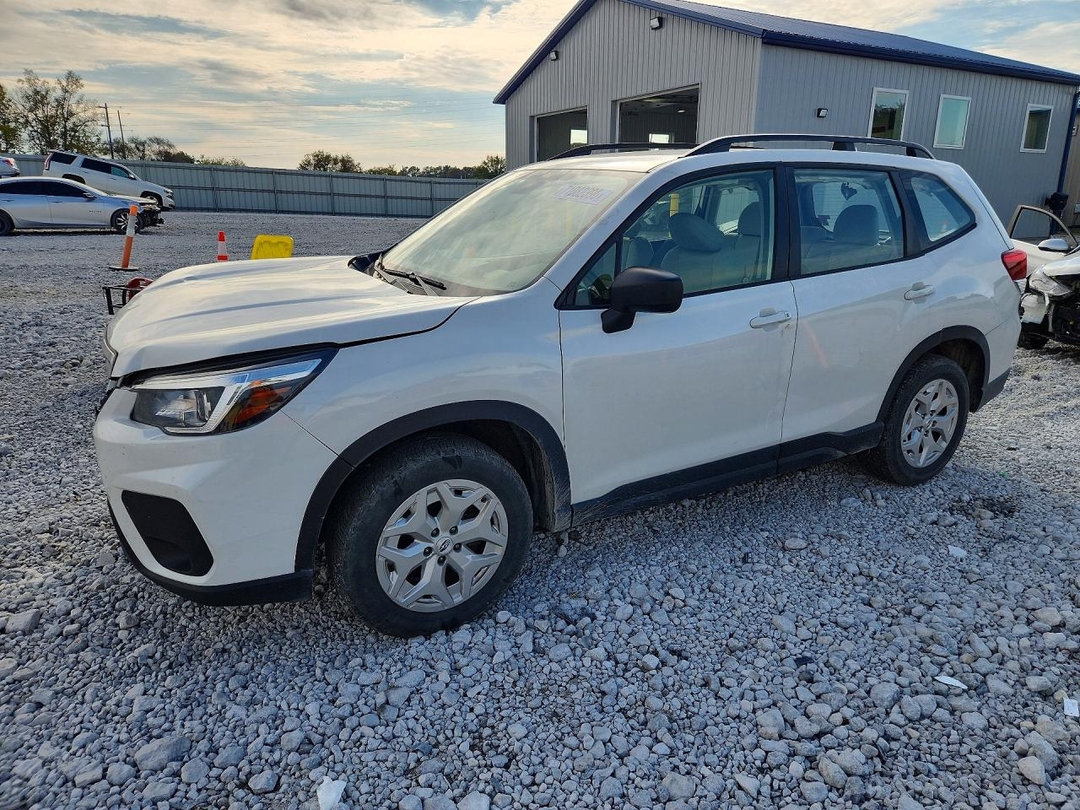 Vue de 2019 SUBARU FORESTER, angle 1