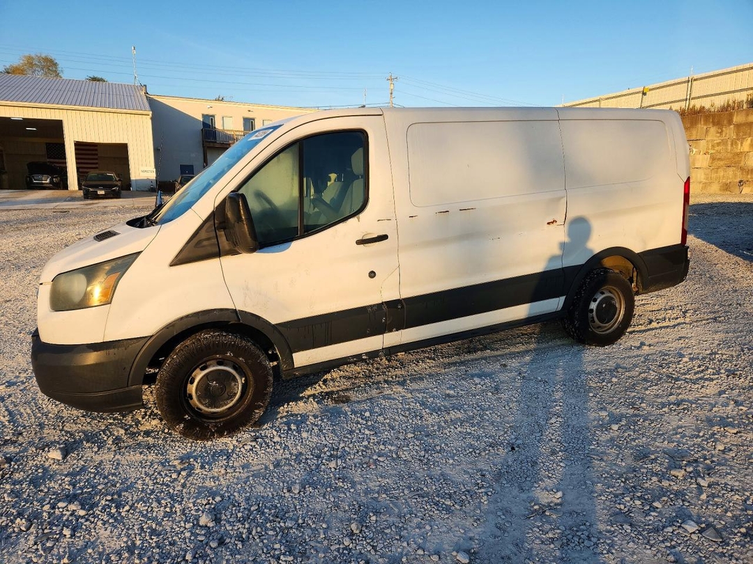 منظر 2016 FORD TRANSIT T-150، زاوية 1
