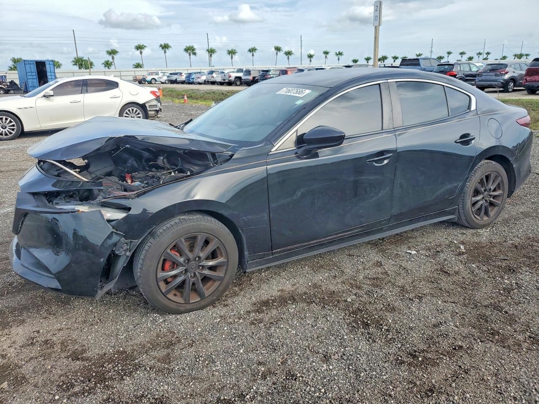 Vista de 2021 MAZDA 3, ángulo 1