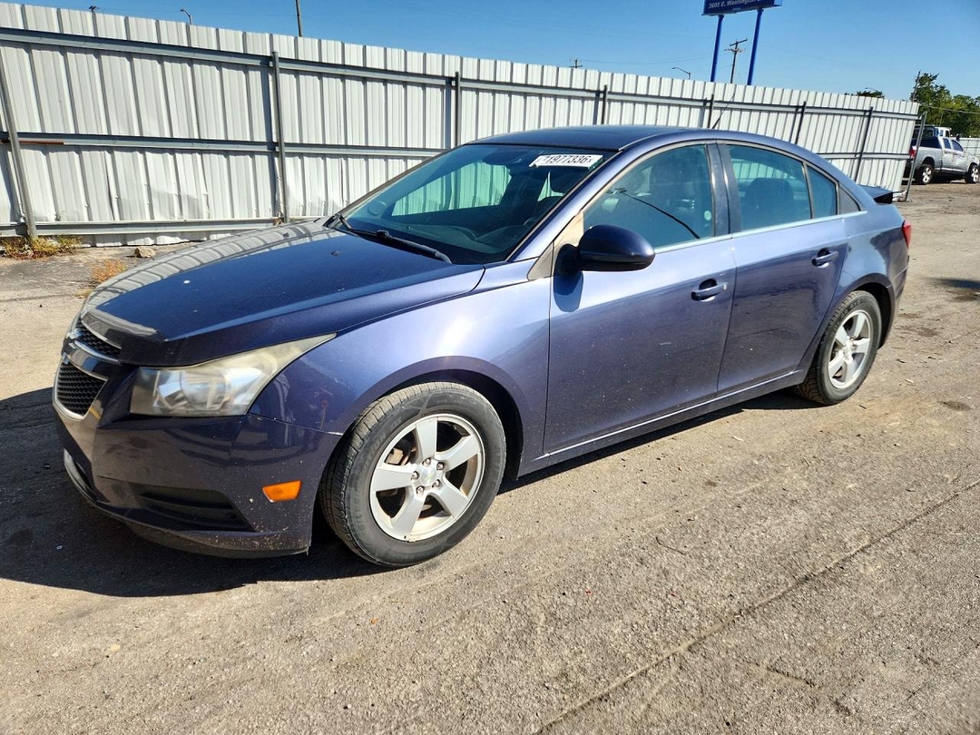 Vue de 2014 CHEVROLET CRUZE LT, angle 1