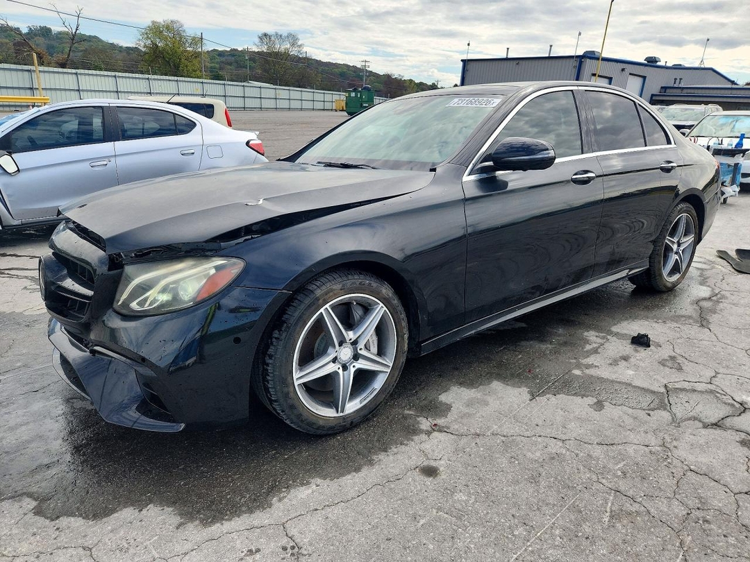 Vedere 2017 MERCEDES-BENZ E 300, unghi 1