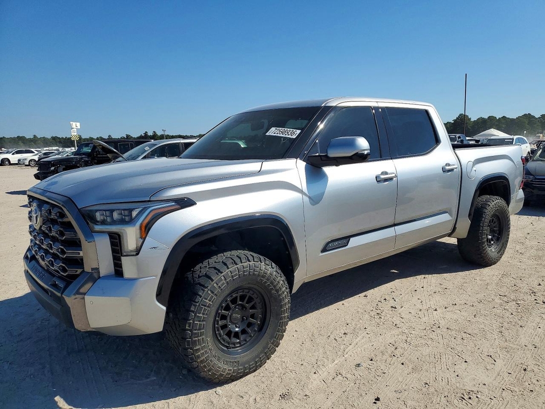 Vista de 2023 TOYOTA TUNDRA PLATINUM, ángulo 1