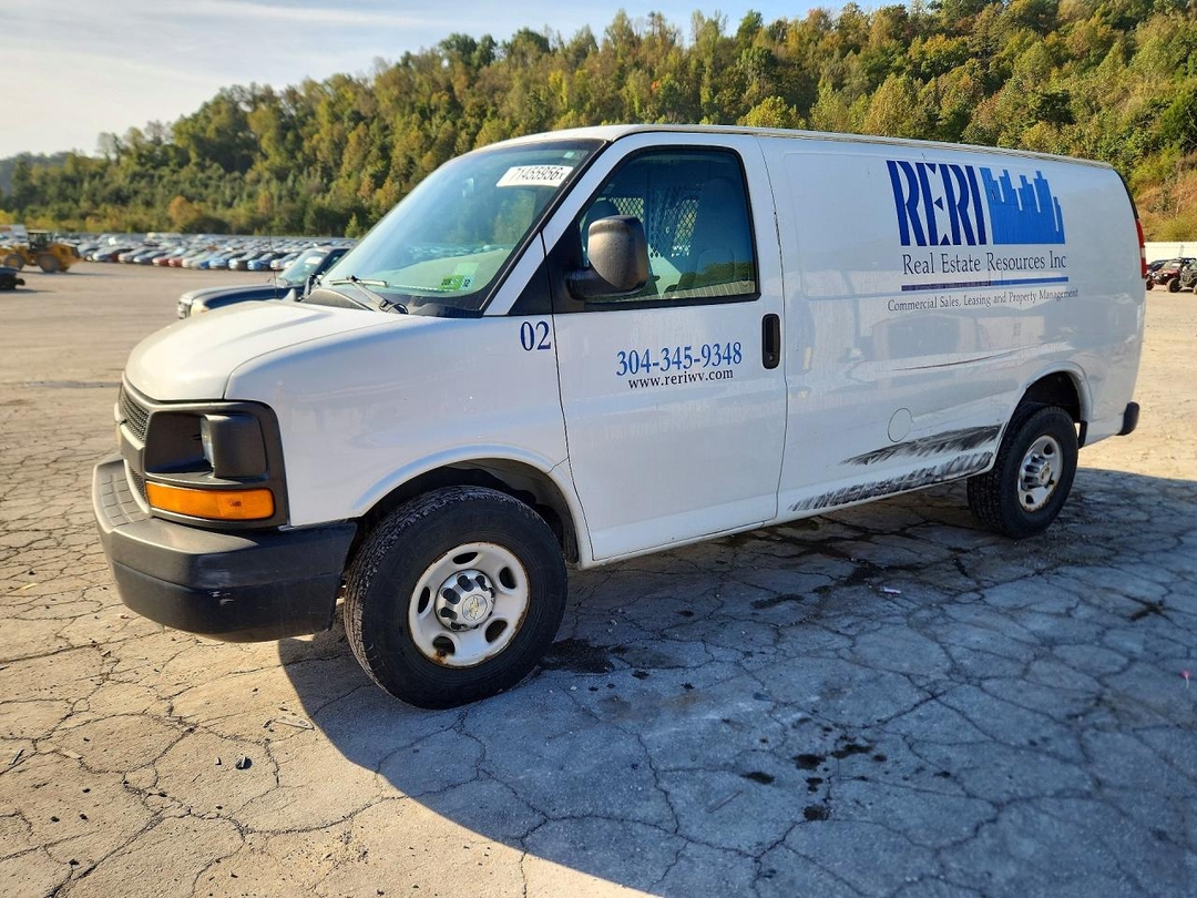 Vue de 2014 CHEVROLET EXPRESS G2500, angle 1