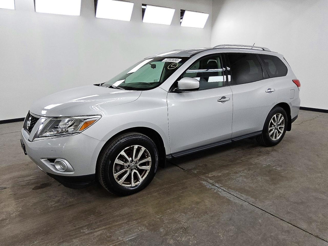 Вид 2013 NISSAN PATHFINDER S, угол 1